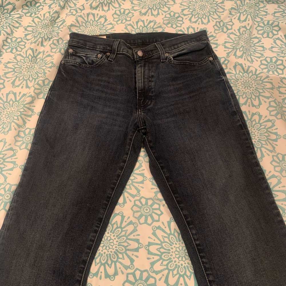 Grey Levi’s new withought tags